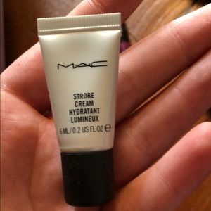 Brand new Mac- strobe cream hydrant !